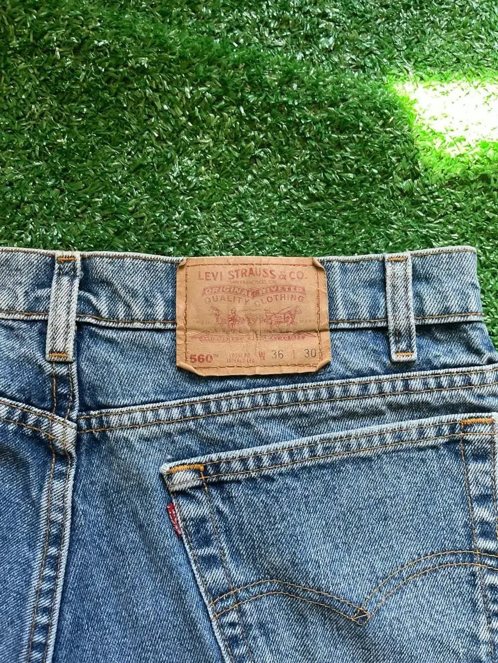 Vintage Levi's 560 Loose Fit Tapered Leg Jeans Made in USA 36x30